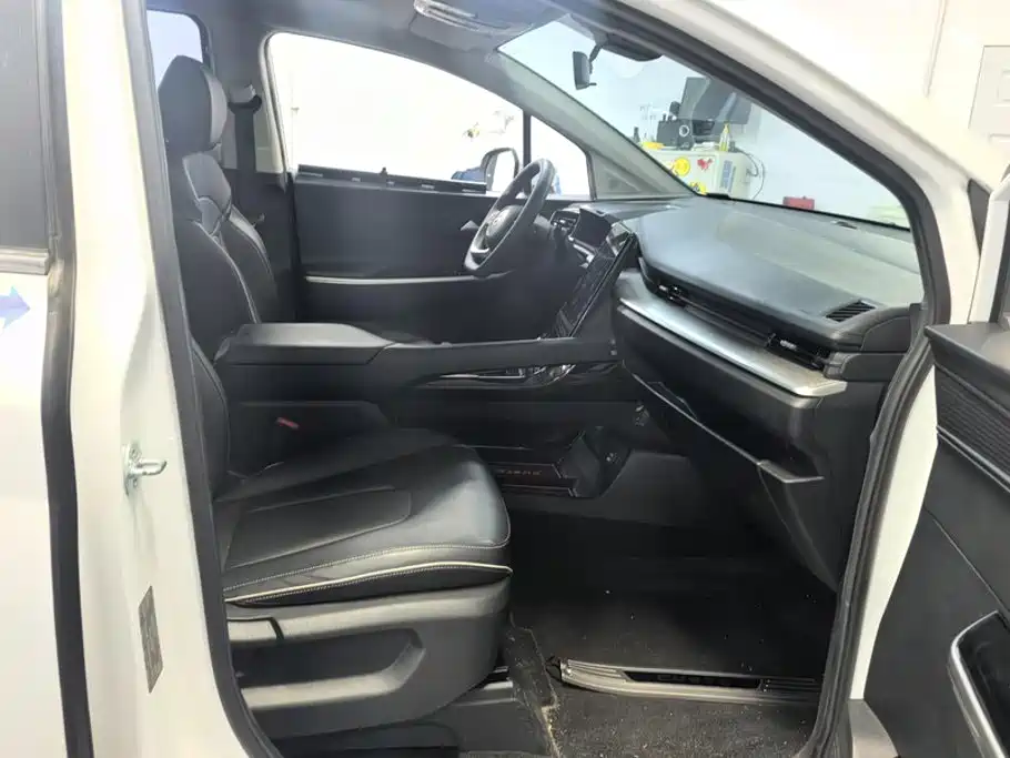 Hyundai Custo — миниатюра 8