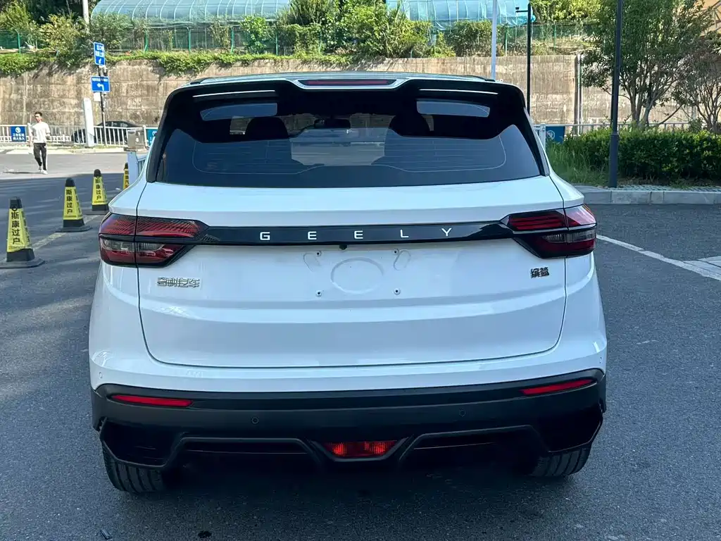 Geely Binyue — миниатюра 8