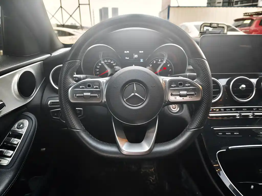 Mercedes-Benz C-Class — миниатюра 7
