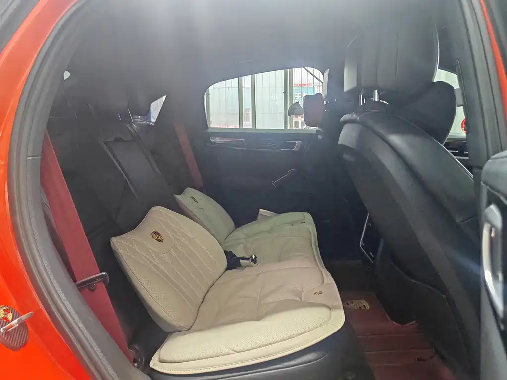 Porsche Cayenne Hybrid — миниатюра 17