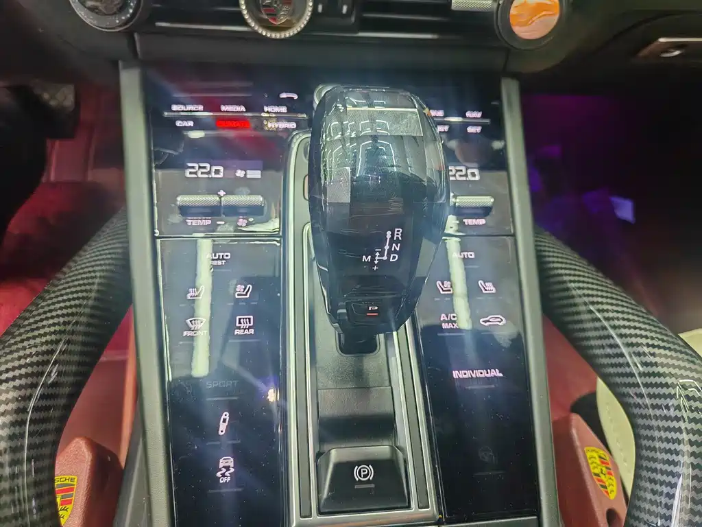 Porsche Cayenne Hybrid — миниатюра 11