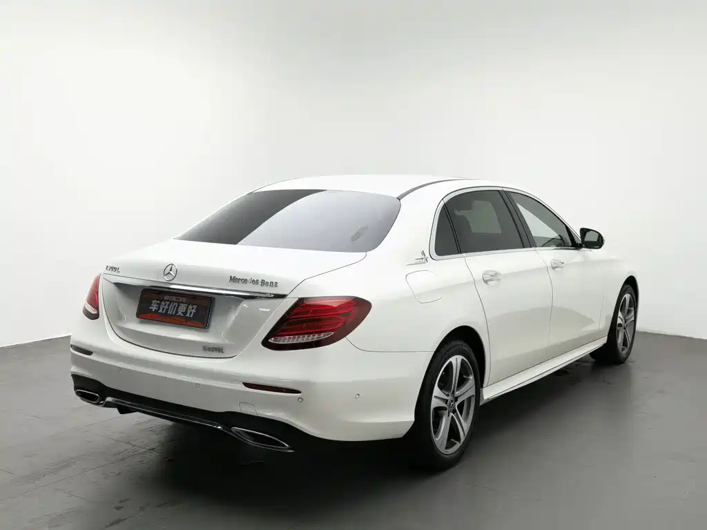 Mercedes-Benz E-Class — миниатюра 2