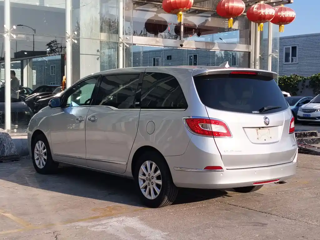 Buick GL8 — миниатюра 10