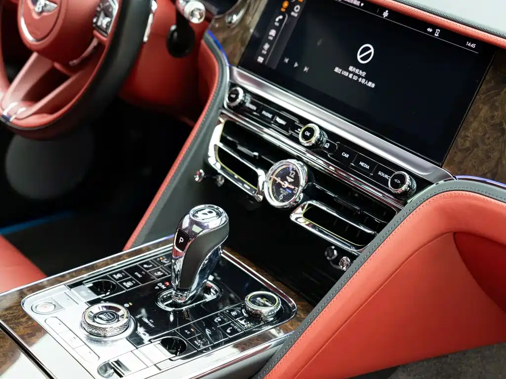 Bentley Flying Spur — миниатюра 19