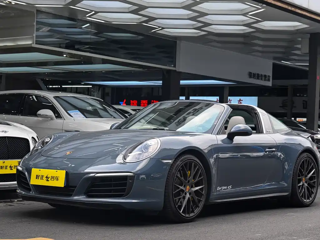 Porsche 911 2018