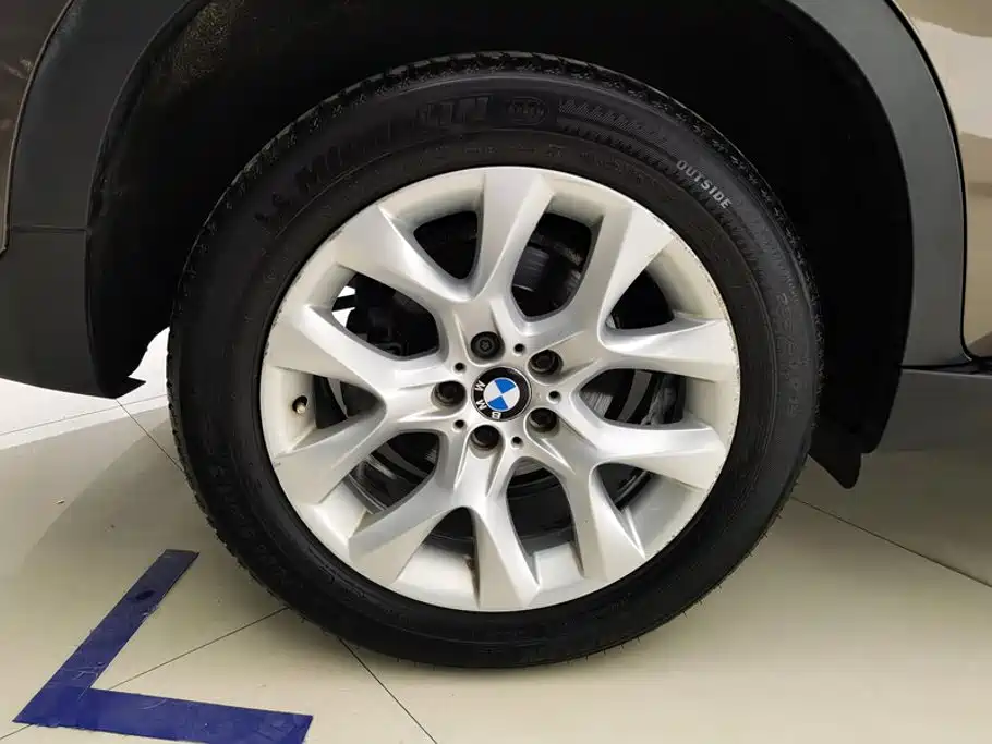 BMW X5 (Import) — миниатюра 6