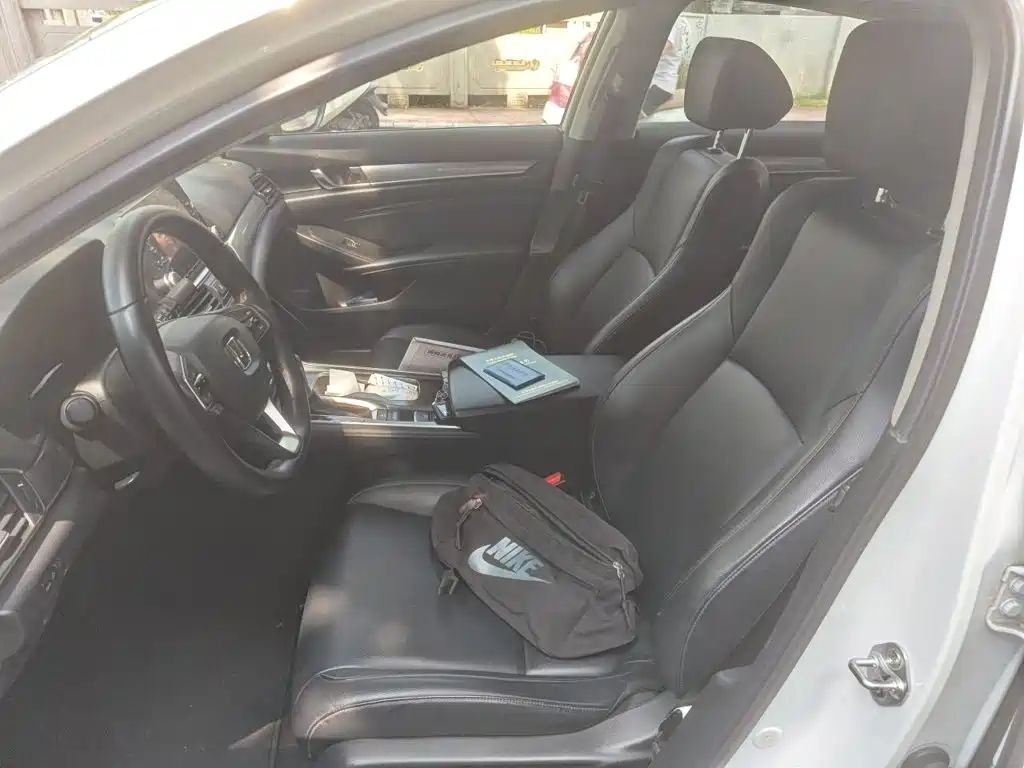 Honda Accord — миниатюра 17