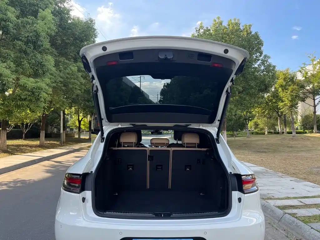 Porsche Macan — миниатюра 14