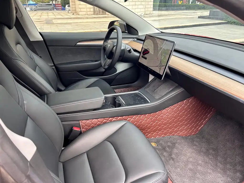 Tesla Model 3 — миниатюра 8