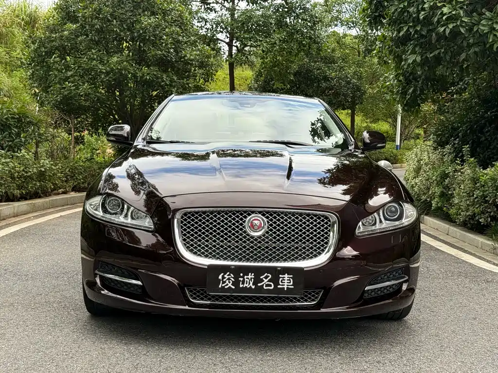 Jaguar XJ — миниатюра 2