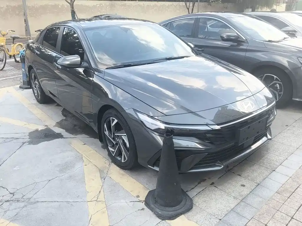 Hyundai Elantra — миниатюра 3