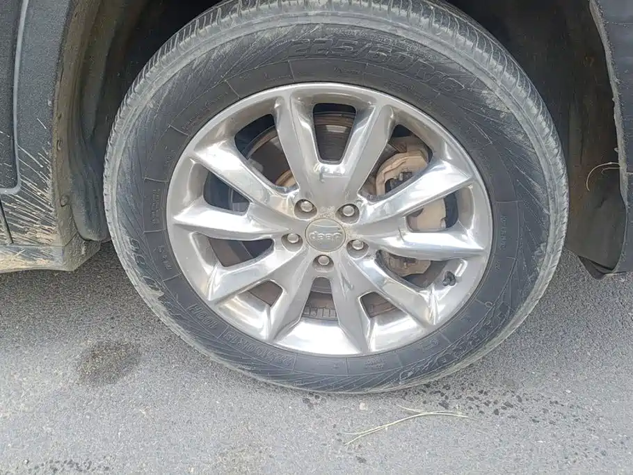 Jeep Cherokee — миниатюра 6