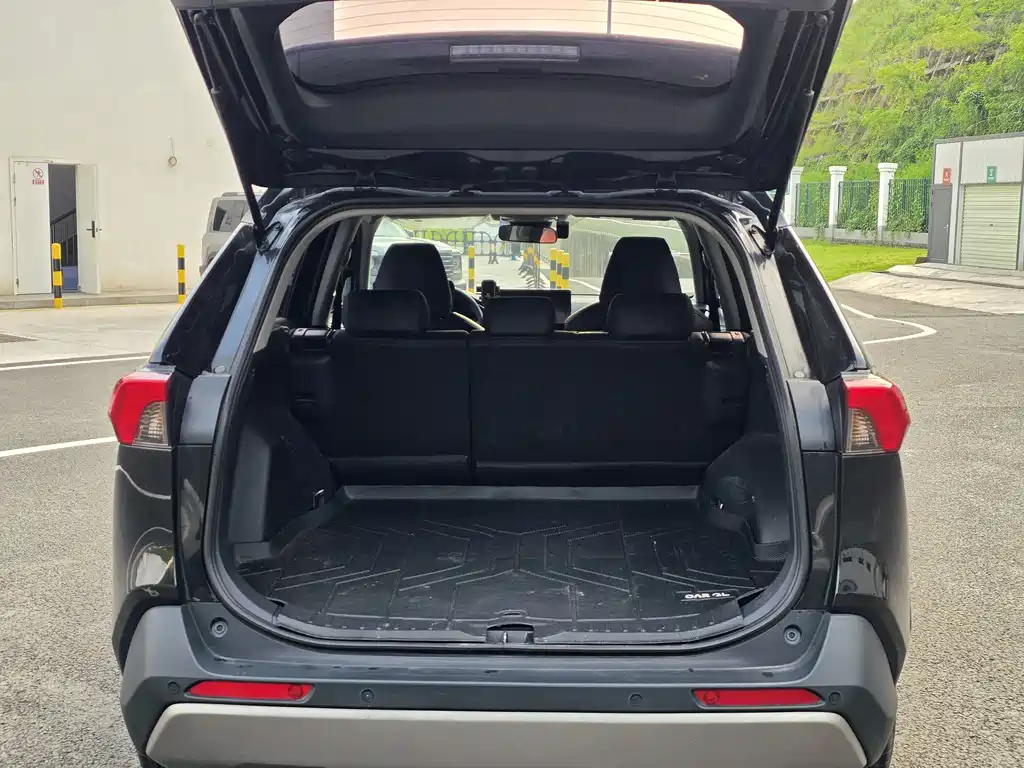 Toyota RAV4 — миниатюра 16
