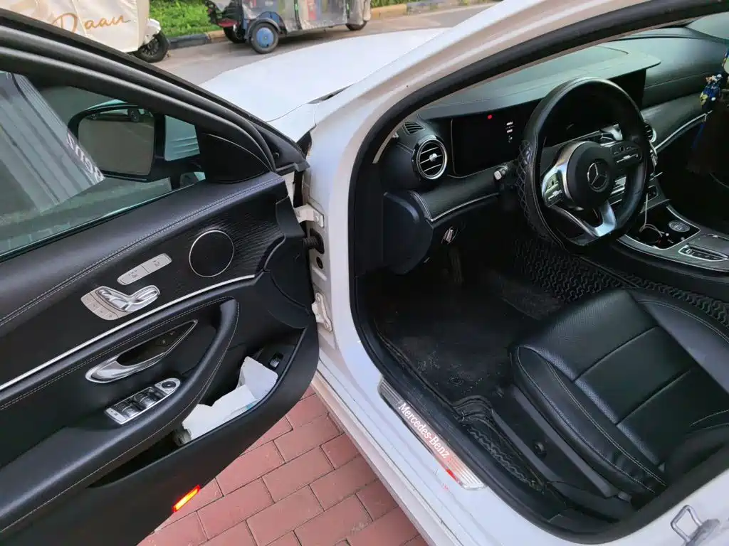 Mercedes-Benz E-Class — миниатюра 17