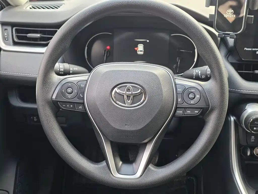 Toyota RAV4 — миниатюра 5