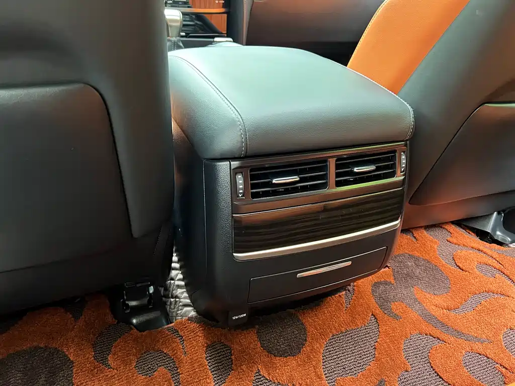 Lexus LX — миниатюра 13