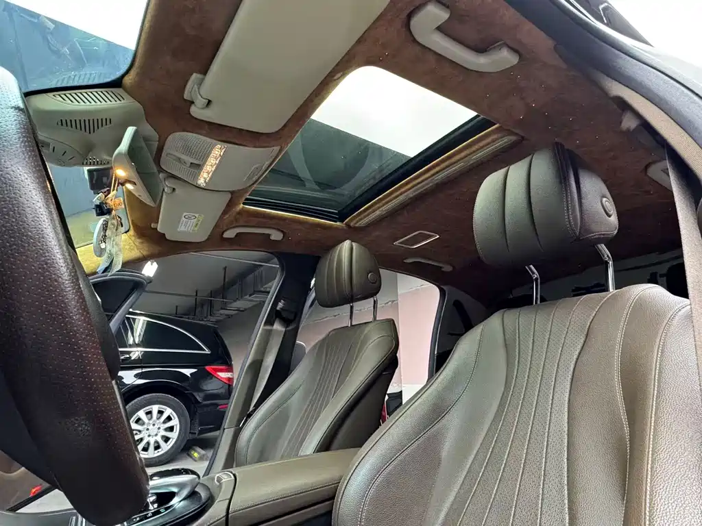 Mercedes-Benz E-Class — миниатюра 9