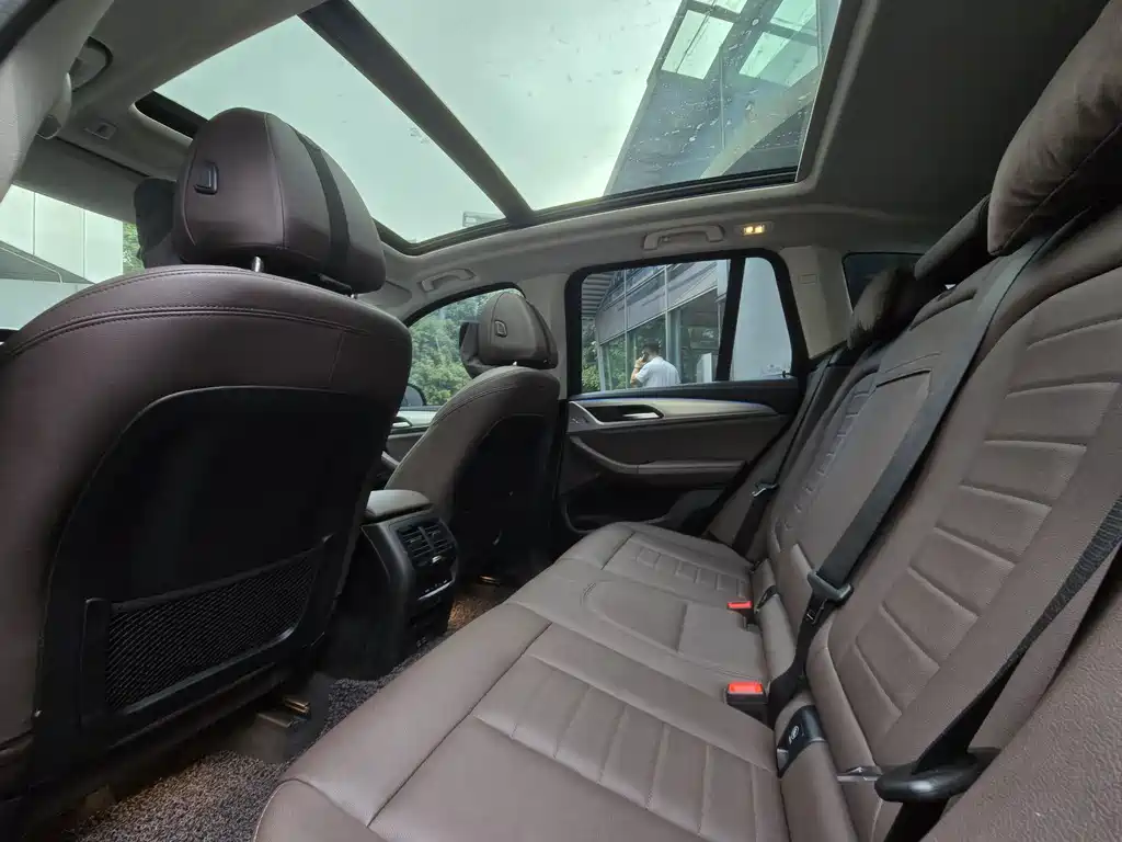BMW iX3 — миниатюра 13