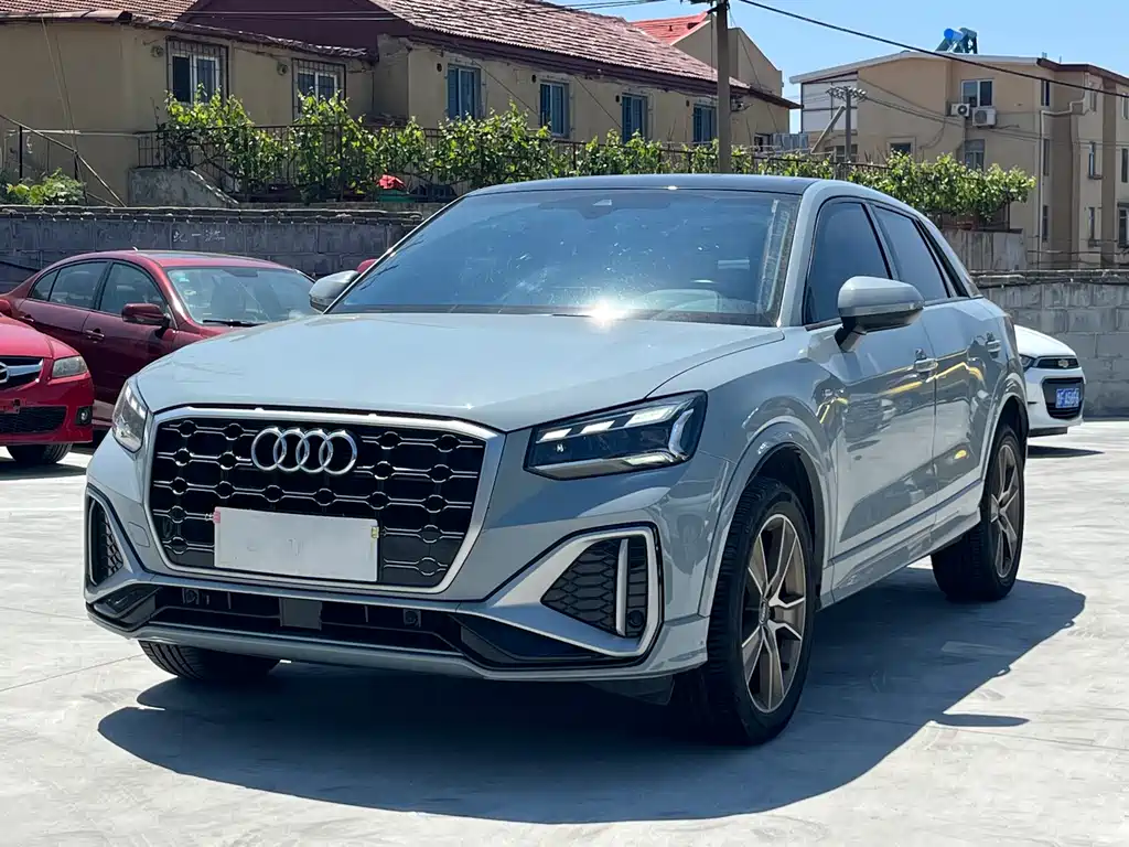 Audi Q2L 2024
