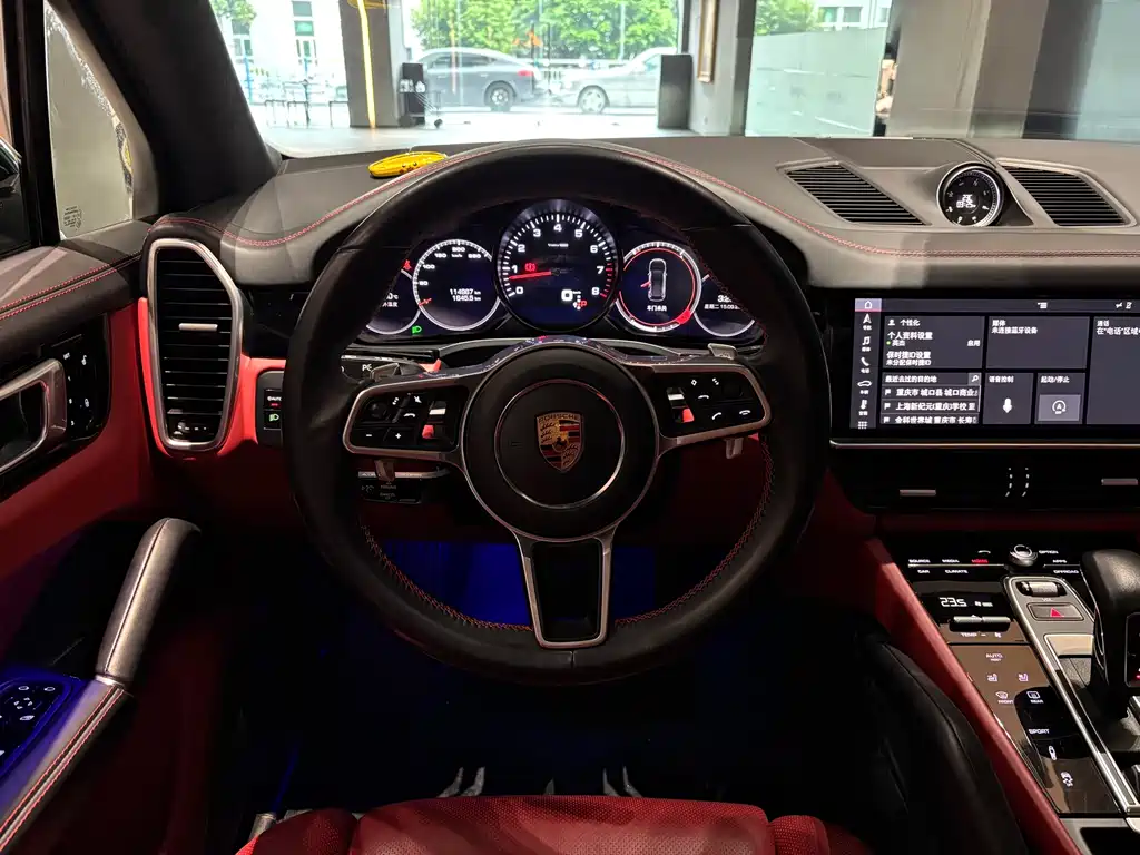 Porsche Cayenne — миниатюра 14