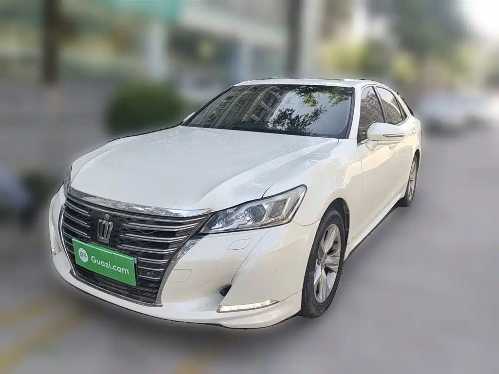 Купить Toyota Crown