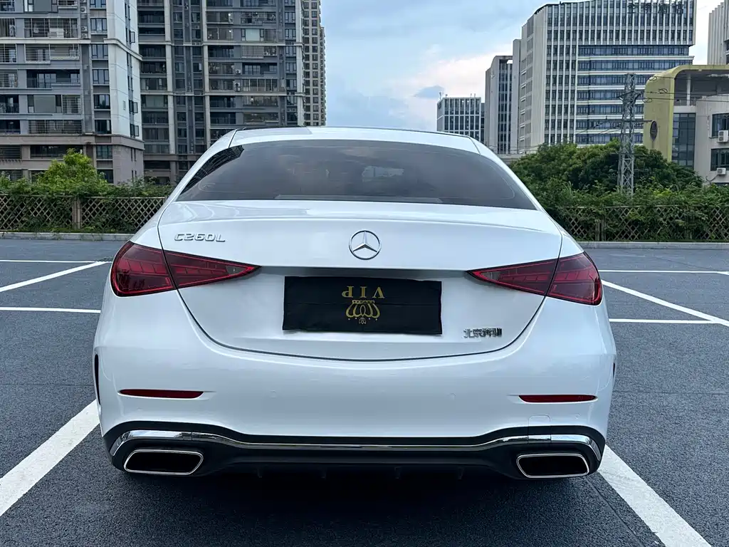 Mercedes-Benz C-Class — миниатюра 11
