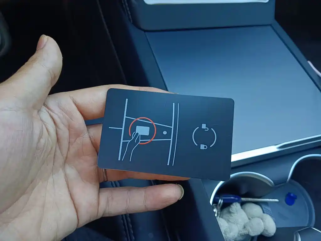 Tesla Model 3 — миниатюра 9