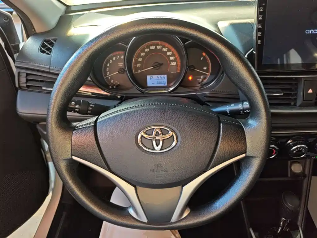 Toyota Yaris L — миниатюра 11