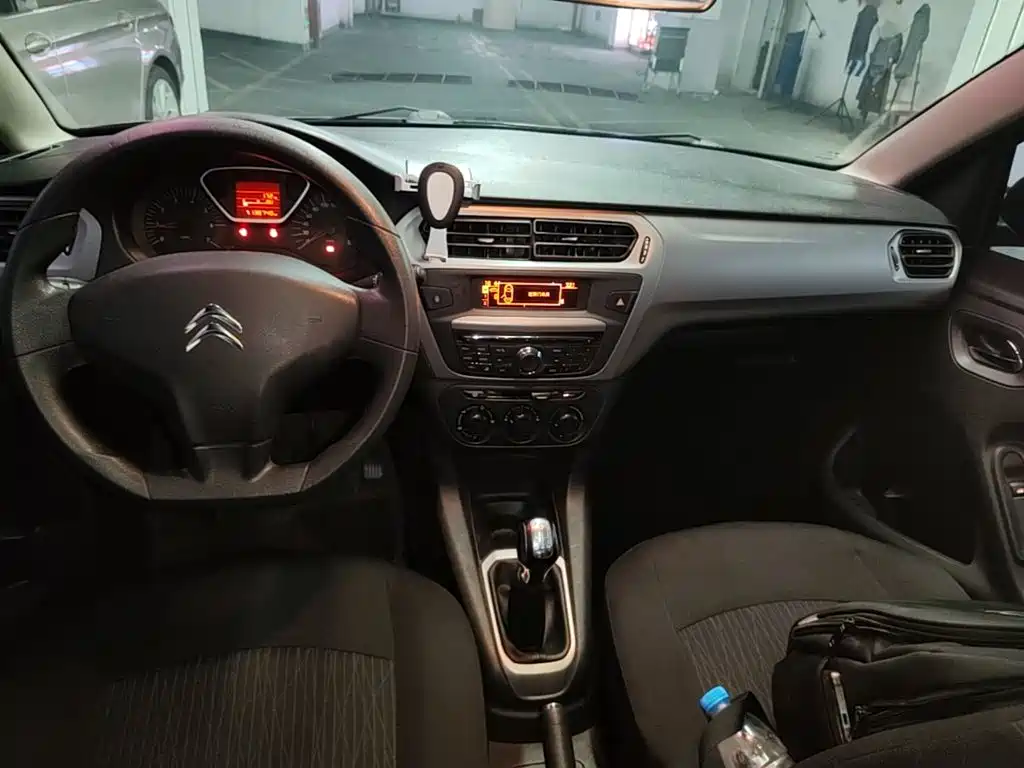 Citroen Elysee — миниатюра 14