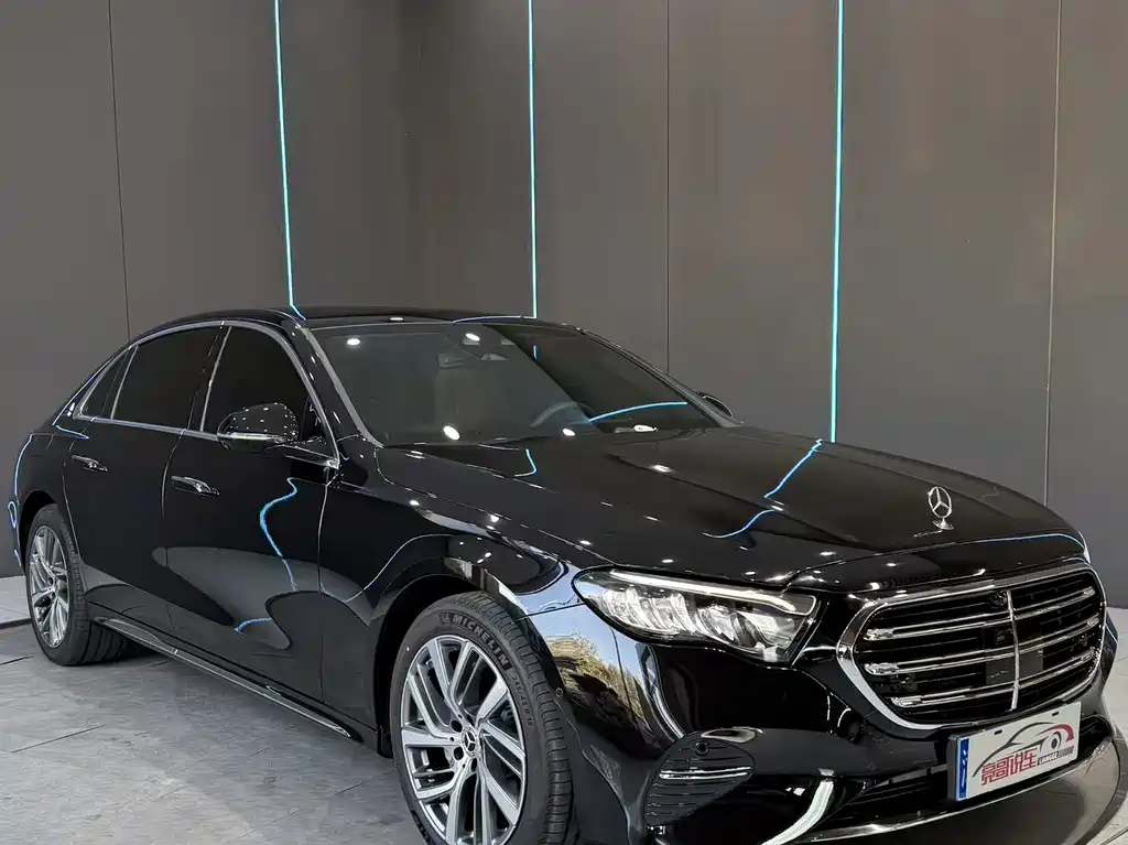 Mercedes-Benz E-Class — миниатюра 3