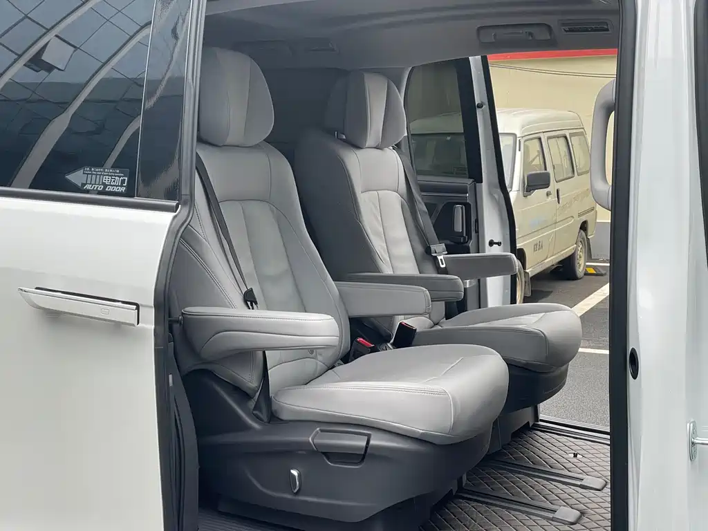 Buick GL8 2025 Smart