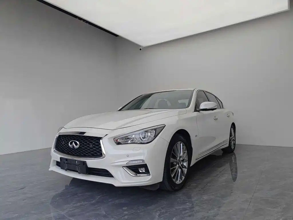 Infiniti Q50L