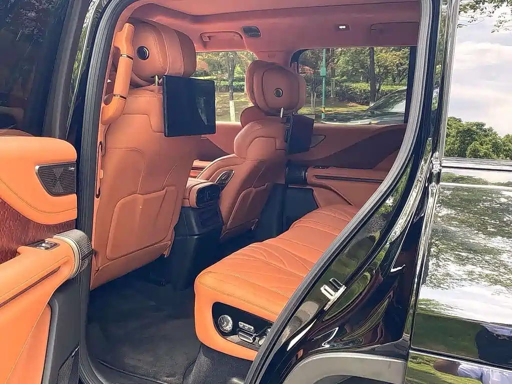 Yangwang U8 2023 Luxury