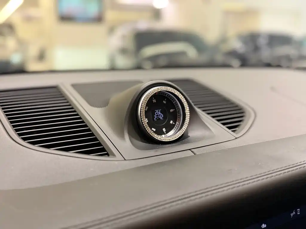 Porsche Macan — миниатюра 12