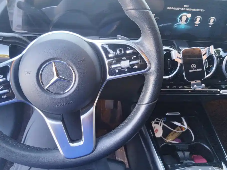 Mercedes-Benz GLA — миниатюра 12