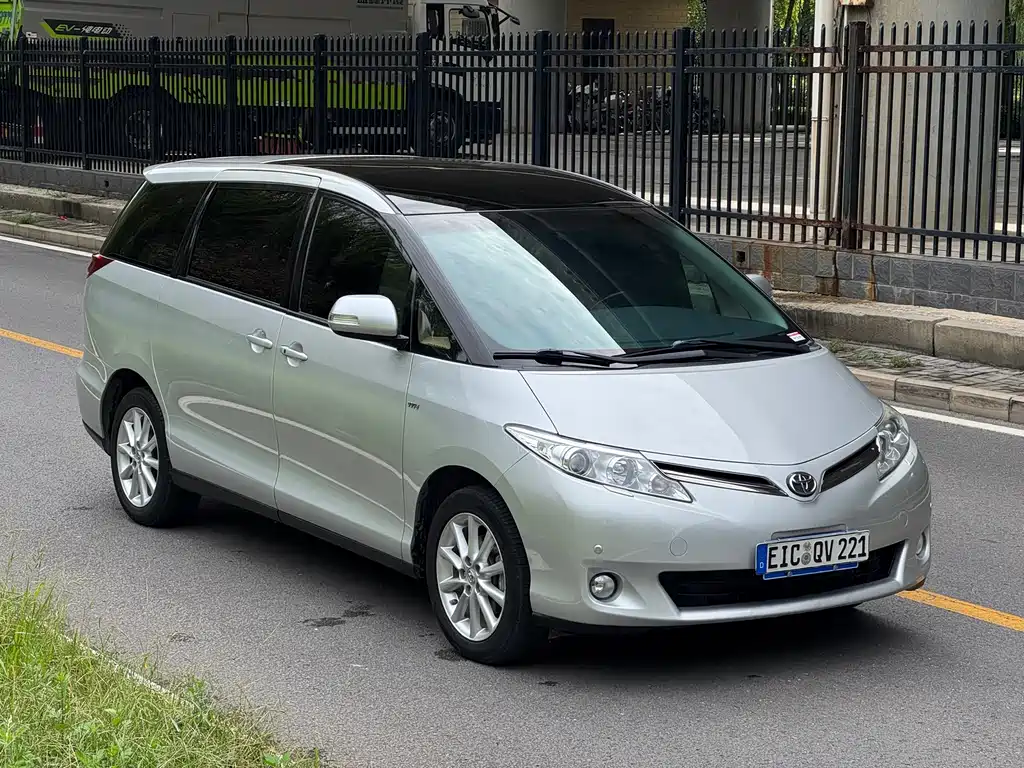 Toyota Previa — миниатюра 9