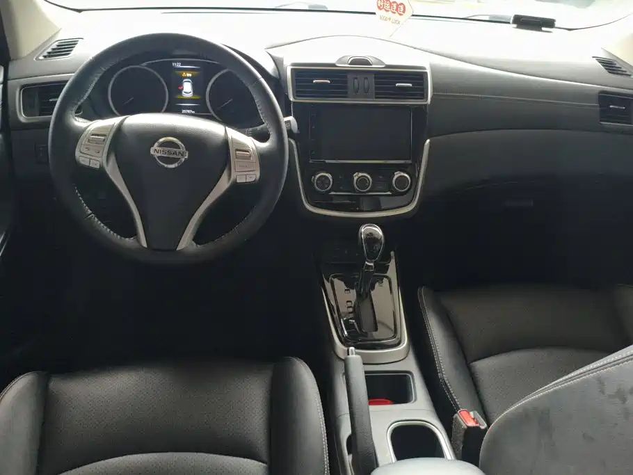 Nissan Tiida — миниатюра 12