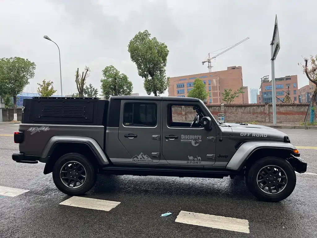 Jeep Gladiator — миниатюра 4