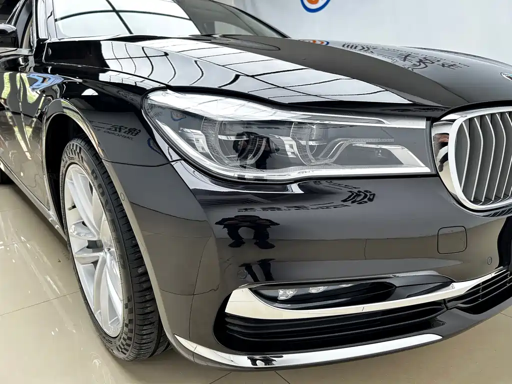 BMW 7 Series — миниатюра 25