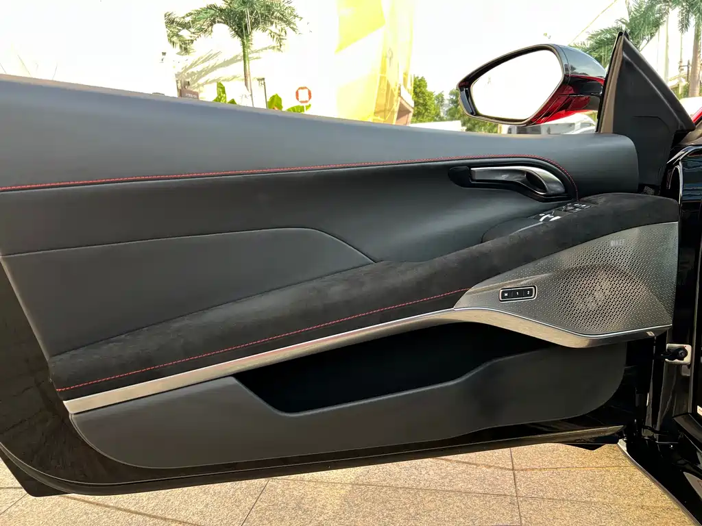 Lotus Emira — миниатюра 20
