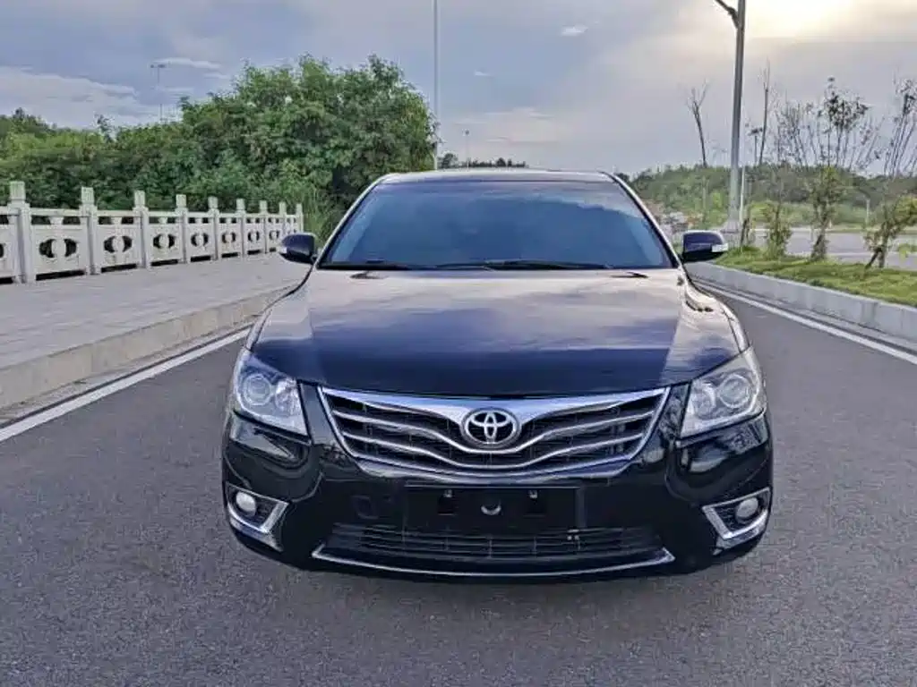 Toyota Camry — миниатюра 2