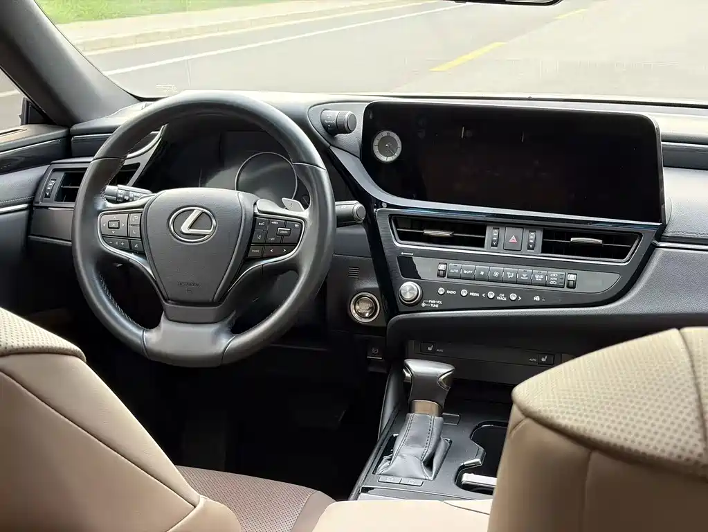 Lexus ES — миниатюра 14