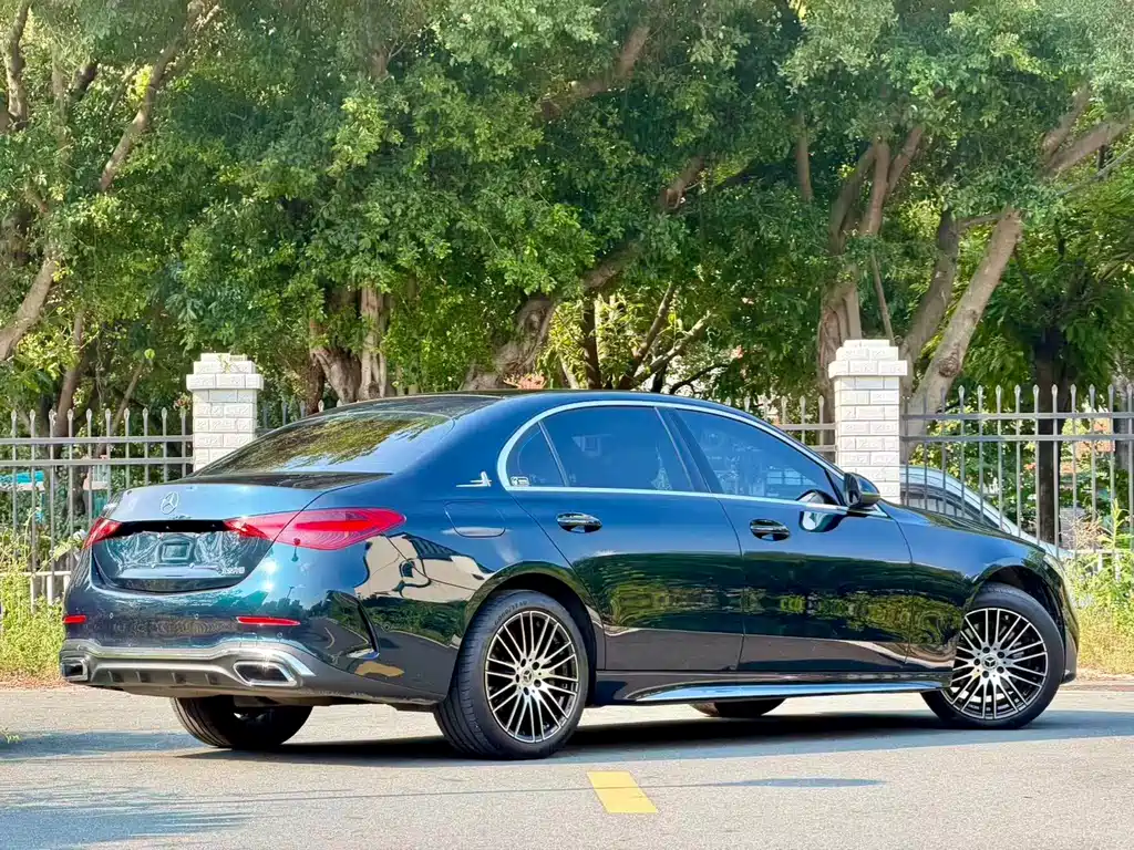 Mercedes-Benz C-Class — миниатюра 8