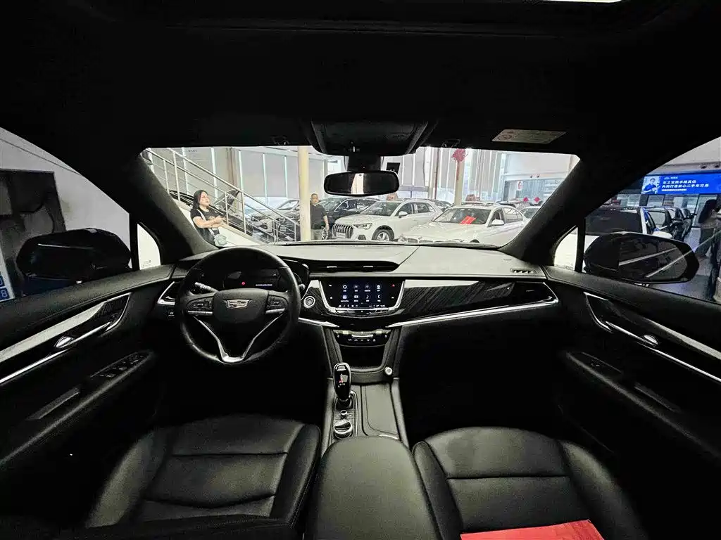 Cadillac XT6 — миниатюра 14