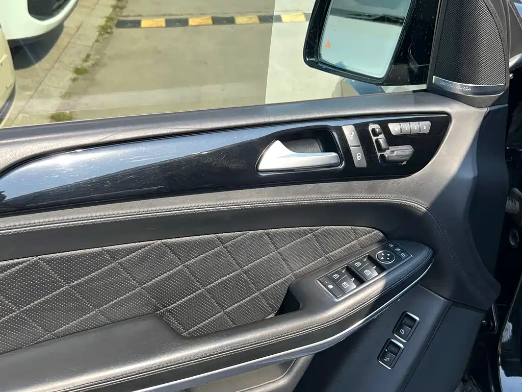 Mercedes-Benz GL-Class — миниатюра 12