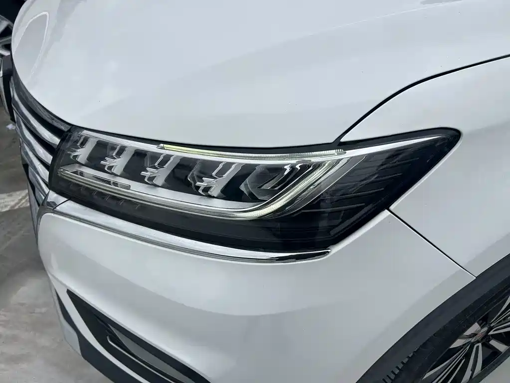 ROEWE RX5