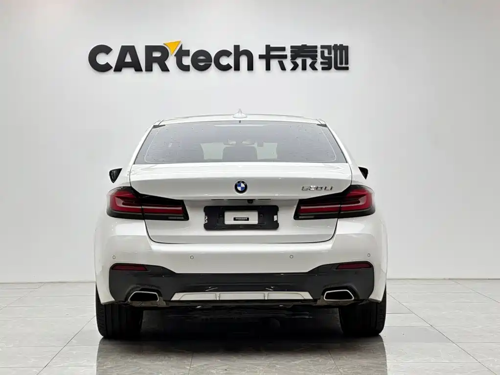 BMW 5 Series — миниатюра 4