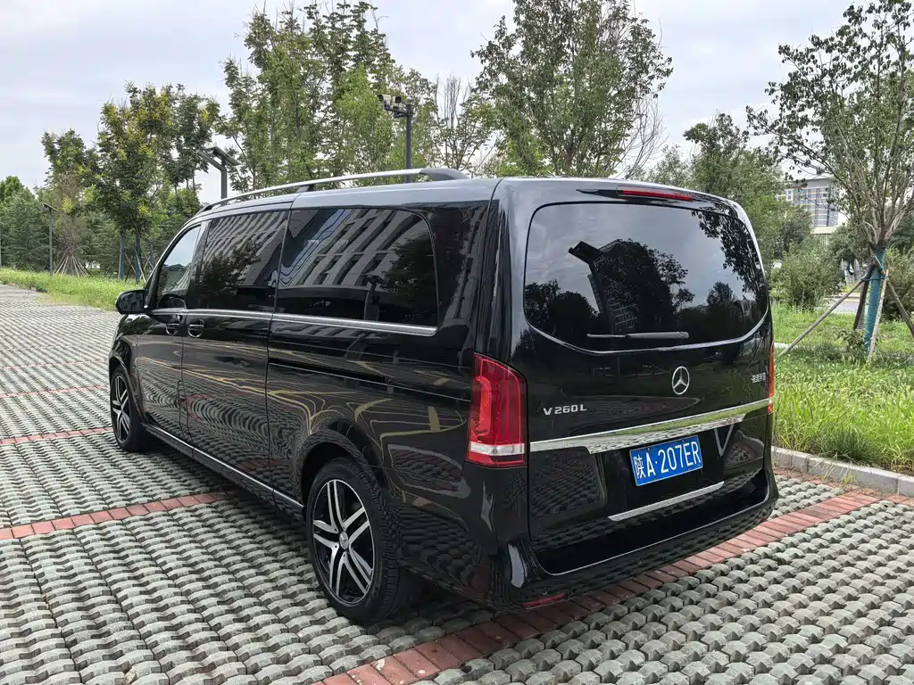 Mercedes-Benz V-Class — миниатюра 7