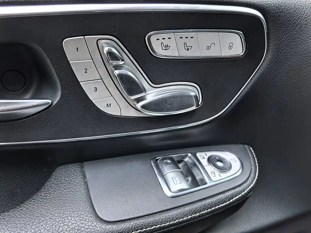 Mercedes-Benz V-Class — миниатюра 12