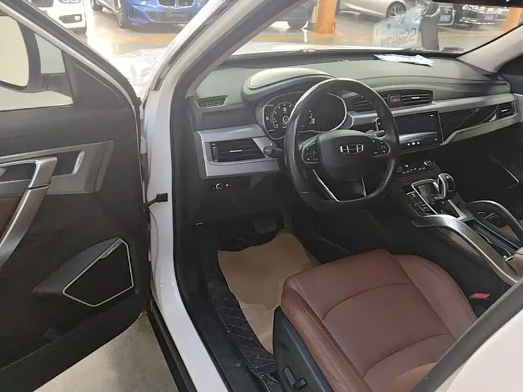 Geely Boyue — миниатюра 16